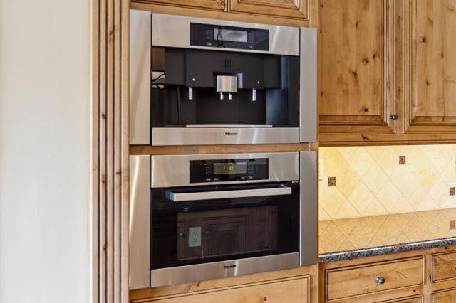 1305 Lions Peak Lane, San Martin CA: https://media.crmls.org/mediaz/b69a7eab-83bc-4179-a5d3-1ef67586d096.jpg