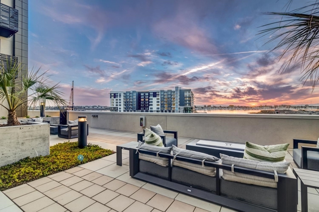 260 260 Brooklyn Basin Way, Oakland CA: https://media.crmls.org/mediaz/b69a86ce-c8d3-441e-b285-8c53319f84c2.jpg