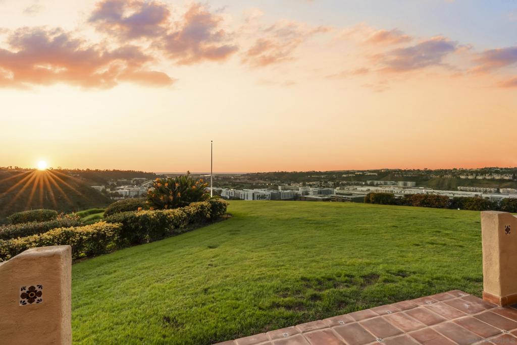 4460 Caminito Fuente