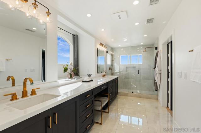 3360 Mount Laurence, San Diego CA: https://media.crmls.org/mediaz/b69ae450-6be8-49d1-a470-3a973f96dc96.jpg