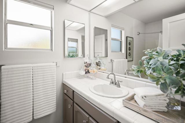 241 243 F Avenue, Coronado CA: https://media.crmls.org/mediaz/b69b0530-7e09-4fe7-8627-0e37661f23e3.jpg