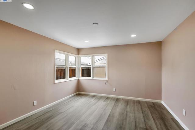 6547 Dairy Ave, Newark CA: https://media.crmls.org/mediaz/b69b9beb-9936-484e-b0ff-abf342103c04.jpg