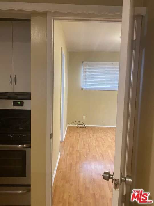 11317 1/2 Iowa Avenue, Los Angeles CA: https://media.crmls.org/mediaz/b69bcfee-a9d7-4d5e-8ce4-41357ebad565.jpg