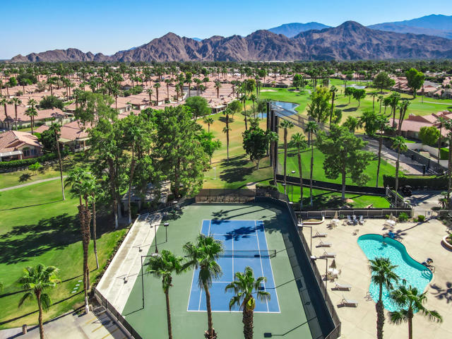 76955 Turendot Street, Palm Desert CA: https://media.crmls.org/mediaz/b69c595c-8a65-4e1c-977b-d37a780cf8ae.jpg