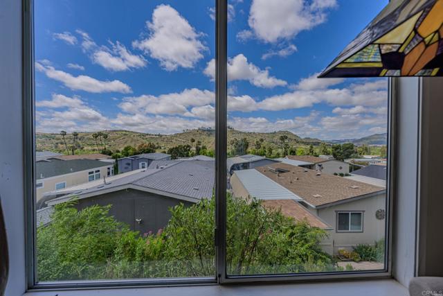 Detail Gallery Image 5 of 28 For 4650 Dulin #121,  Fallbrook,  CA 92028 - 2 Beds | 2 Baths