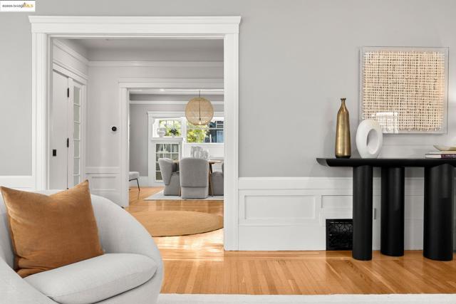2842 Ashby Ave, Berkeley CA: https://media.crmls.org/mediaz/b69e1d33-ce9b-48e9-89a5-3a993ae471e4.jpg