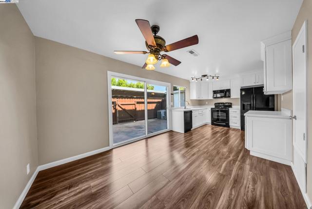 4446 Seminole Way, Pleasanton CA: https://media.crmls.org/mediaz/b69ea0a0-b399-4105-b832-96b1efcd9b7e.jpg