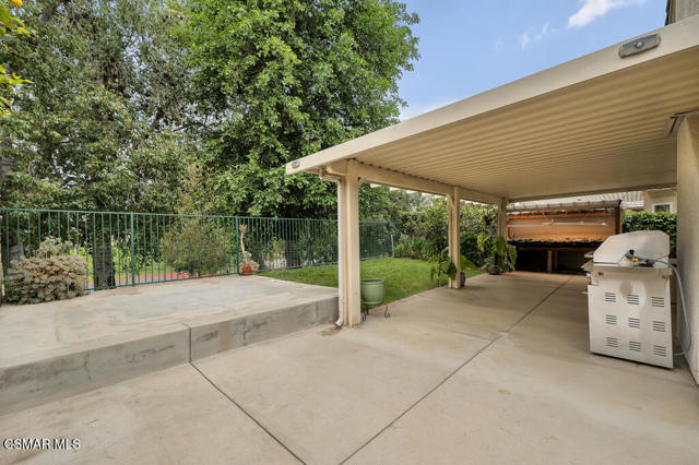 645 Overlook Road, Simi Valley CA: https://media.crmls.org/mediaz/b69ebedb-fb3a-4414-9747-936b54bccbd8.jpg