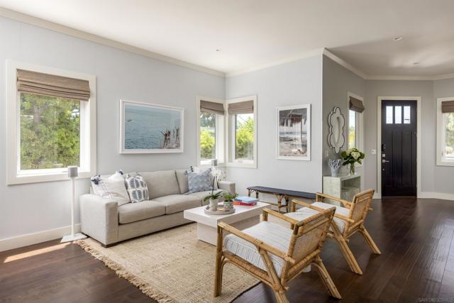 6411 Dowling Dr, La Jolla CA: https://media.crmls.org/mediaz/b69f1815-d8a3-4993-98cc-31365c26d312.jpg