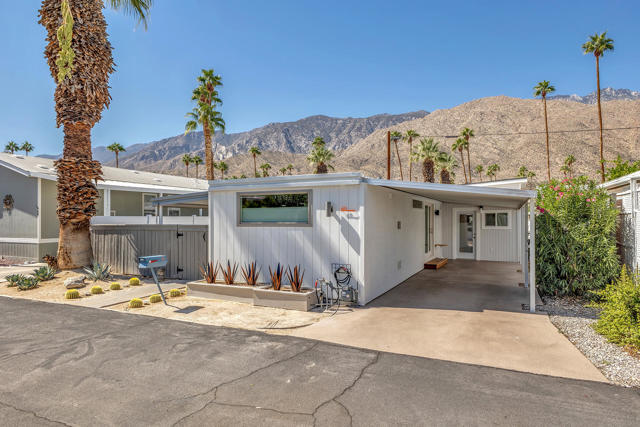 69 Nile Street, Palm Springs CA: https://media.crmls.org/mediaz/b69f2769-8e15-4477-907a-43764f560aa7.jpg