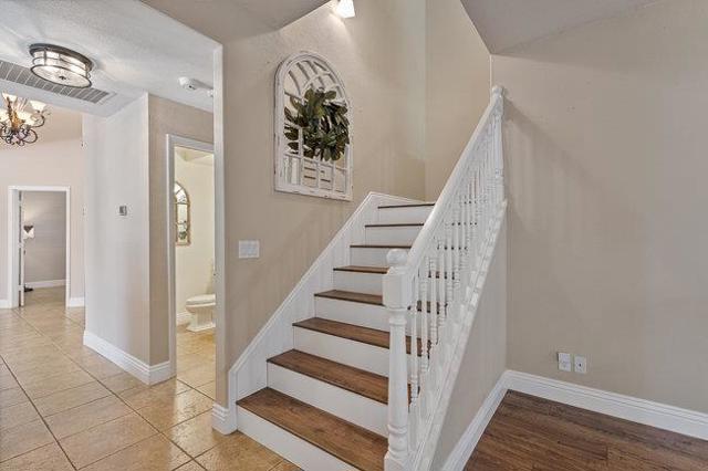 120 Tierra Del Sol, Hollister CA: https://media.crmls.org/mediaz/b69fbee0-98dd-4bbb-bd80-deb747ac6a47.jpg