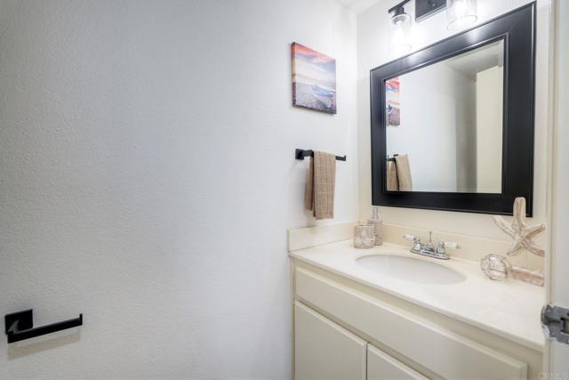 Detail Gallery Image 15 of 39 For 5349 Gooseberry Way, Oceanside,  CA 92057 - 3 Beds | 2/1 Baths