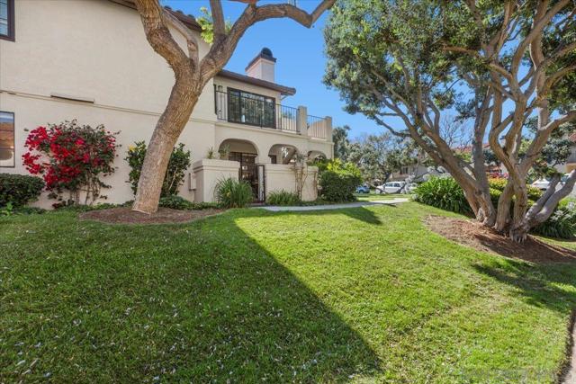 4145 Porte De Merano, San Diego CA: https://media.crmls.org/mediaz/b6a0d03c-1f39-47b0-87d1-8997fcfe6a25.jpg