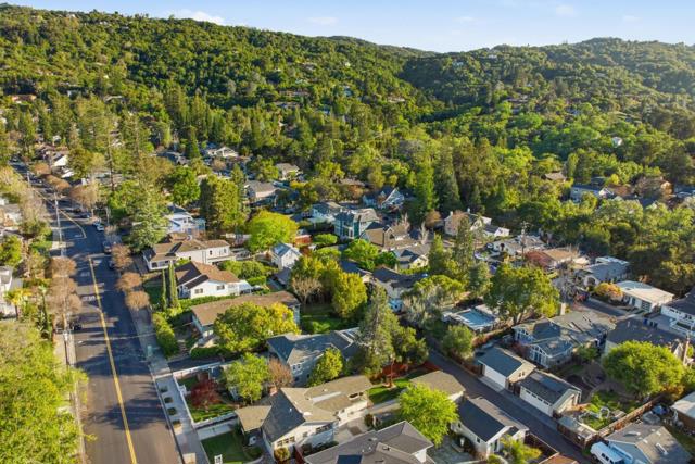 136 Loma Alta Avenue, Los Gatos CA: https://media.crmls.org/mediaz/b6a164ea-d523-43b9-936d-11f13babbeb6.jpg