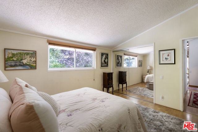 54 Robin Hood Place photo 26