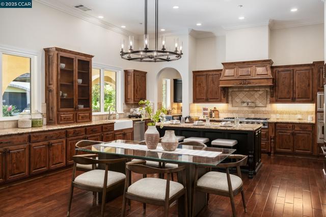 160 Camille Ave, Alamo CA: https://media.crmls.org/mediaz/b6a1fabb-8d99-4a6f-8ec0-29d1aaad9d5c.jpg