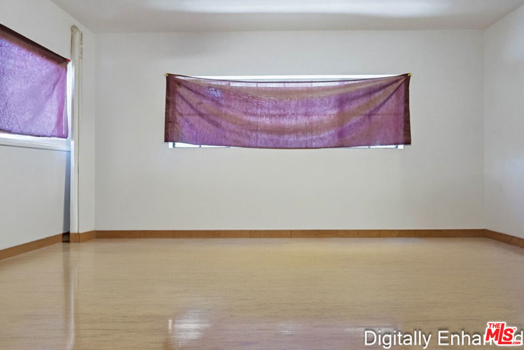 https://media.crmls.org/mediaz/b6a30258-4634-4966-86ce-8a79b5ad89b9.jpg?preset=X-Large