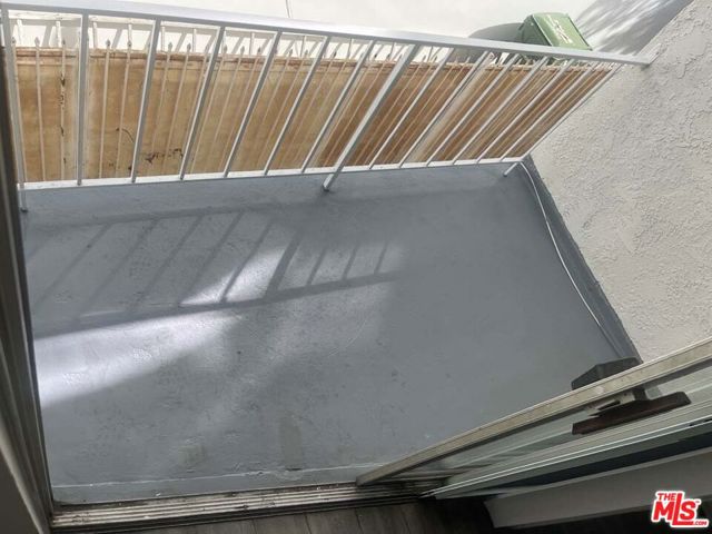 1834 Thayer Avenue, Los Angeles CA: https://media.crmls.org/mediaz/b6a326a7-a9c3-4947-94c7-19dd8b56ba30.jpg
