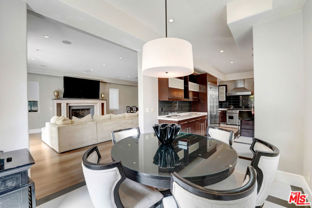 841 N Crescent Heights Boulevard, Los Angeles CA: https://media.crmls.org/mediaz/b6a453ff-ae41-4d25-8a3a-14df4193a67d.jpg
