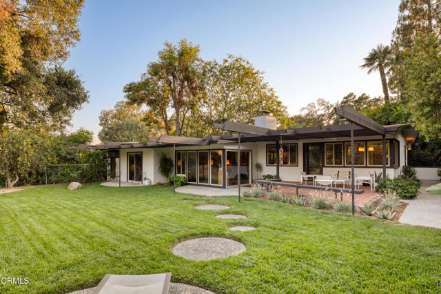 1570 Old House Road, Pasadena CA: https://media.crmls.org/mediaz/b6a4a958-731a-4bc4-ba95-4f57a2a9ee30.jpg