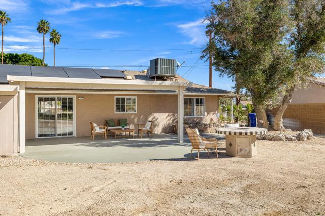 42245 Kansas Street, Palm Desert CA: https://media.crmls.org/mediaz/b6a552e4-c303-4eb4-b09e-f874438dc504.jpg
