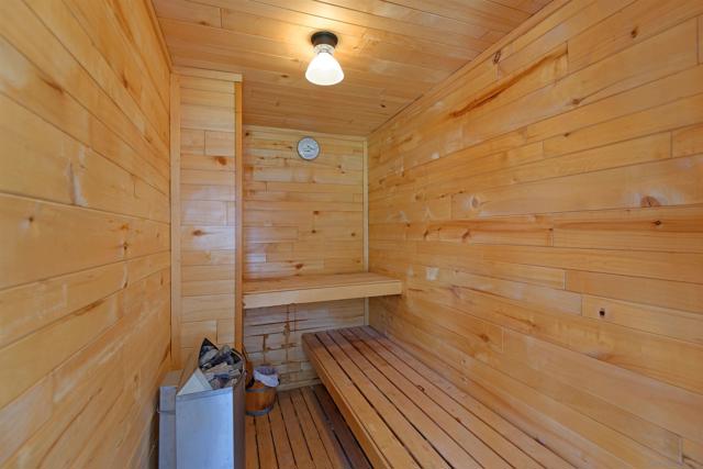 1553 Copa de Oro, La Jolla CA: https://media.crmls.org/mediaz/b6a59282-0799-45a6-961a-b9cba0dd998c.jpg