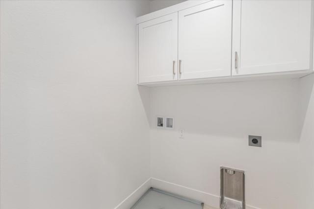 2112 Ivory Terrace, San Ramon CA: https://media.crmls.org/mediaz/b6a60ee9-1e05-4c46-9cb6-e8e8e987ebb6.jpg