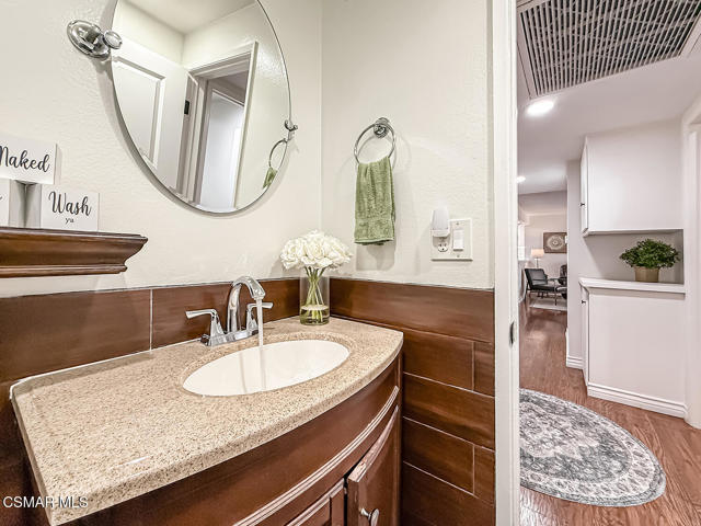 2439 N Lita Place, Simi Valley CA: https://media.crmls.org/mediaz/b6a62c97-0e24-4481-add5-75b46f4d0123.jpg