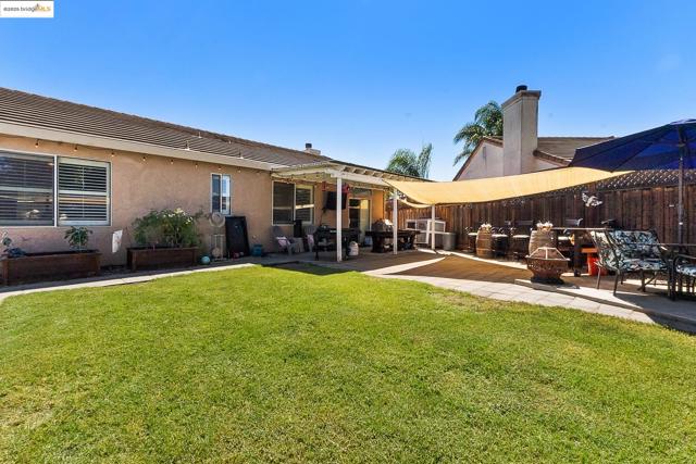 1126 Deerpark Rd, Oakley CA: https://media.crmls.org/mediaz/b6a63b16-cf25-42af-9673-1a01e5ffdcc7.jpg