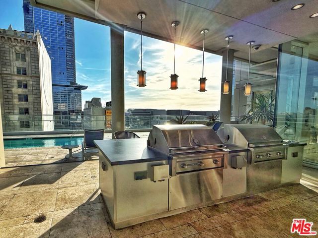 717 W Olympic Boulevard, Los Angeles CA: https://media.crmls.org/mediaz/b6a6df09-5652-41bb-918d-a0547994dcb1.jpg
