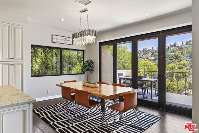 5940 Manola Way, Los Angeles CA: https://media.crmls.org/mediaz/b6a7e038-2682-44f2-b660-515b6c0deff3.jpg