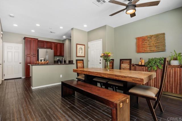 Detail Gallery Image 4 of 23 For 4014 Backshore Ct, Carlsbad,  CA 92010 - 3 Beds | 2/1 Baths