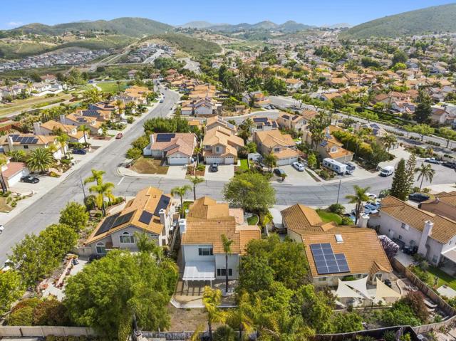 1421 Corte Clasica, San Marcos CA: https://media.crmls.org/mediaz/b6a8a490-ac3c-445e-8b37-32347c846fb5.jpg