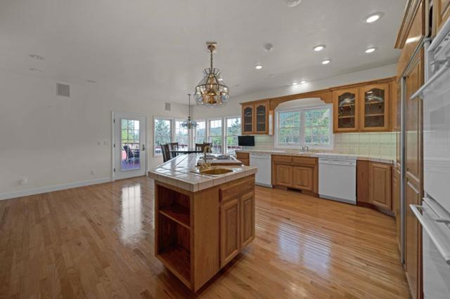 5422 Schulmeyer Gulch Road, Yreka CA: https://media.crmls.org/mediaz/b6a93063-c5cf-4bb1-a4b3-26efb6c7dbad.jpg