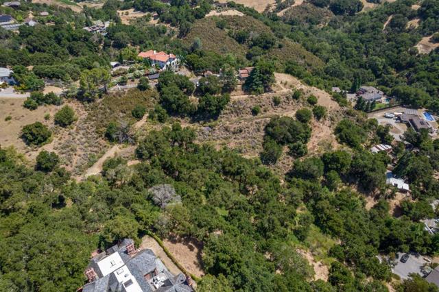 27388 Sherlock Court, Los Altos Hills CA: https://media.crmls.org/mediaz/b6a93b11-e5b8-4d2a-8bae-d40c61112d70.jpg