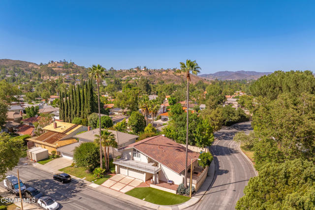 1666 Berwick Place, Westlake Village CA: https://media.crmls.org/mediaz/b6a9735c-795b-4e7d-9bee-a80821b0fdb5.jpg