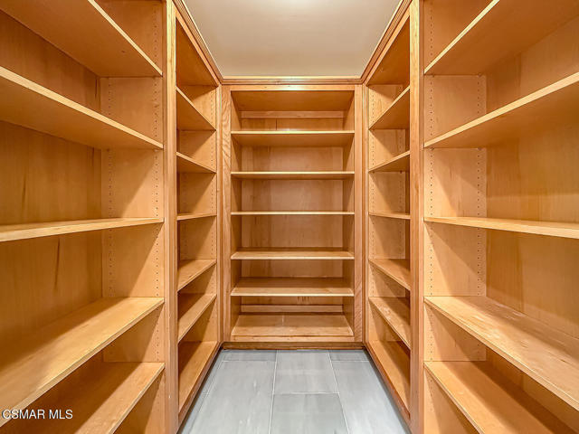 581 Lakeview Canyon Road, Westlake Village CA: https://media.crmls.org/mediaz/b6a99f1e-0425-4a1b-ae02-02fa5be2fe43.jpg