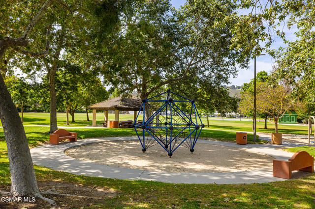 4427 Skyglen Court, Moorpark CA: https://media.crmls.org/mediaz/b6a9c4ca-6dc5-431a-af91-06e983b92b49.jpg