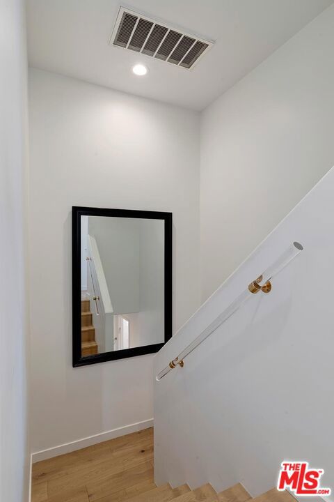 1521 S HAYWORTH Avenue, Los Angeles CA: https://media.crmls.org/mediaz/b6aa054c-9a9a-491d-aab5-d291011760fc.jpg