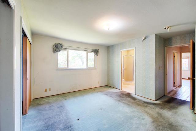 3810 Grove Avenue, Palo Alto CA: https://media.crmls.org/mediaz/b6aa4be1-6990-422b-80c1-6f9c0f2a64c3.jpg