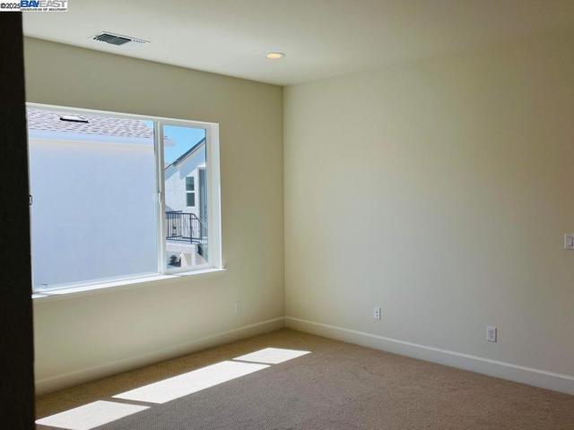 2978 Ellis Town Dr, Tracy CA: https://media.crmls.org/mediaz/b6aa901a-35e1-4220-8cf1-17a456e0e1b6.jpg