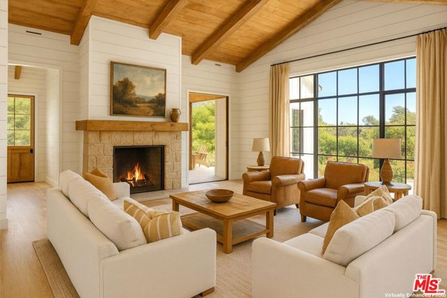 796 Hot Springs Road, Montecito CA: https://media.crmls.org/mediaz/b6ab10bf-597e-471f-880a-879f8c3b495a.jpg