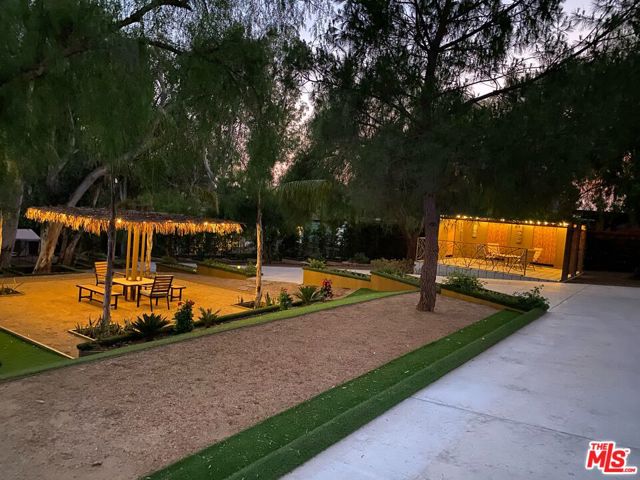 10555 Art Street, Sunland CA: https://media.crmls.org/mediaz/b6abd93e-739a-4ed1-9001-b86063eba9e7.jpg