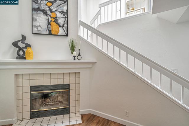 7464 Oxford Cir, Dublin CA: https://media.crmls.org/mediaz/b6ac1ea1-963e-448e-8dc3-ae992f196112.jpg
