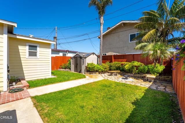 136 Los Angeles Avenue, Oxnard CA: https://media.crmls.org/mediaz/b6ac3f97-90a0-4fb0-a2e0-c5cda009ec60.jpg