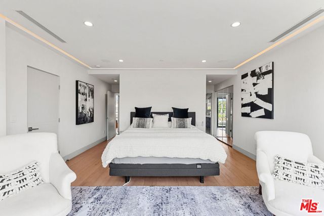 4338 Agnes Avenue, Studio City CA: https://media.crmls.org/mediaz/b6ac5590-3b60-42cf-bef7-ae3d90003e1a.jpg