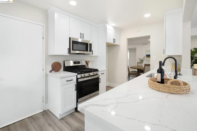 Image 14 of 26 For 2444 39th Ave