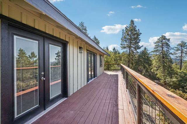 54091 Northridge, Idyllwild CA: https://media.crmls.org/mediaz/b6ad2f75-ee42-4169-b4bb-34f0e25ac00c.jpg