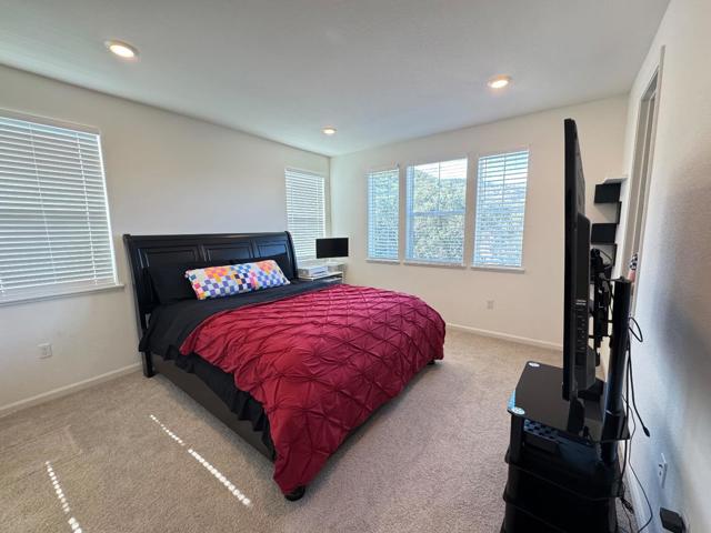 6404 Laguna Seca Lane, Gilroy CA: https://media.crmls.org/mediaz/b6ad654a-c13d-4c33-941e-1bece9870e7a.jpg
