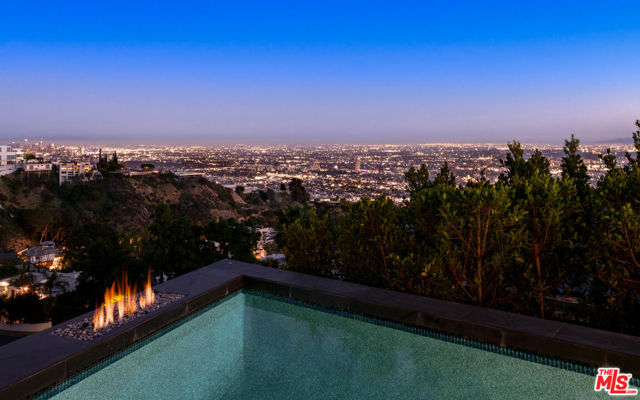 9353 Nightingale Drive, Los Angeles CA: https://media.crmls.org/mediaz/b6ada7eb-8922-4d1f-934f-92d97c98daa5.jpg